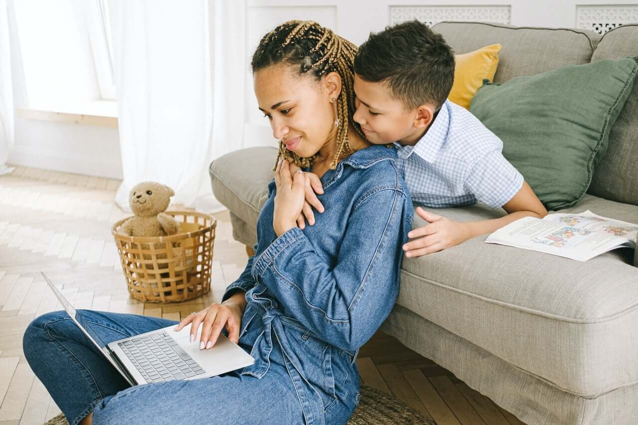 13 Life-Saving Tips for Remote Working Moms